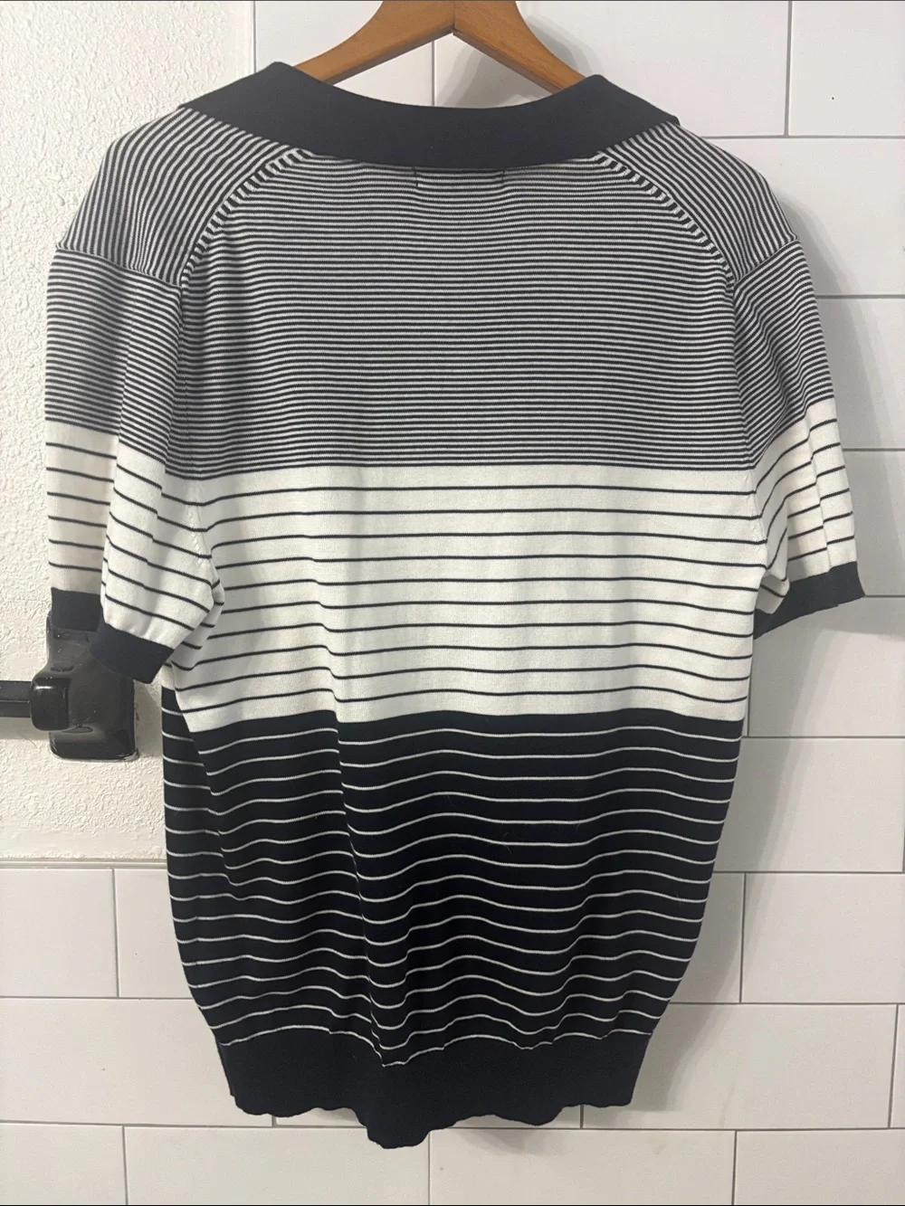 Banana Republic Men's Navy and White Striped Polo